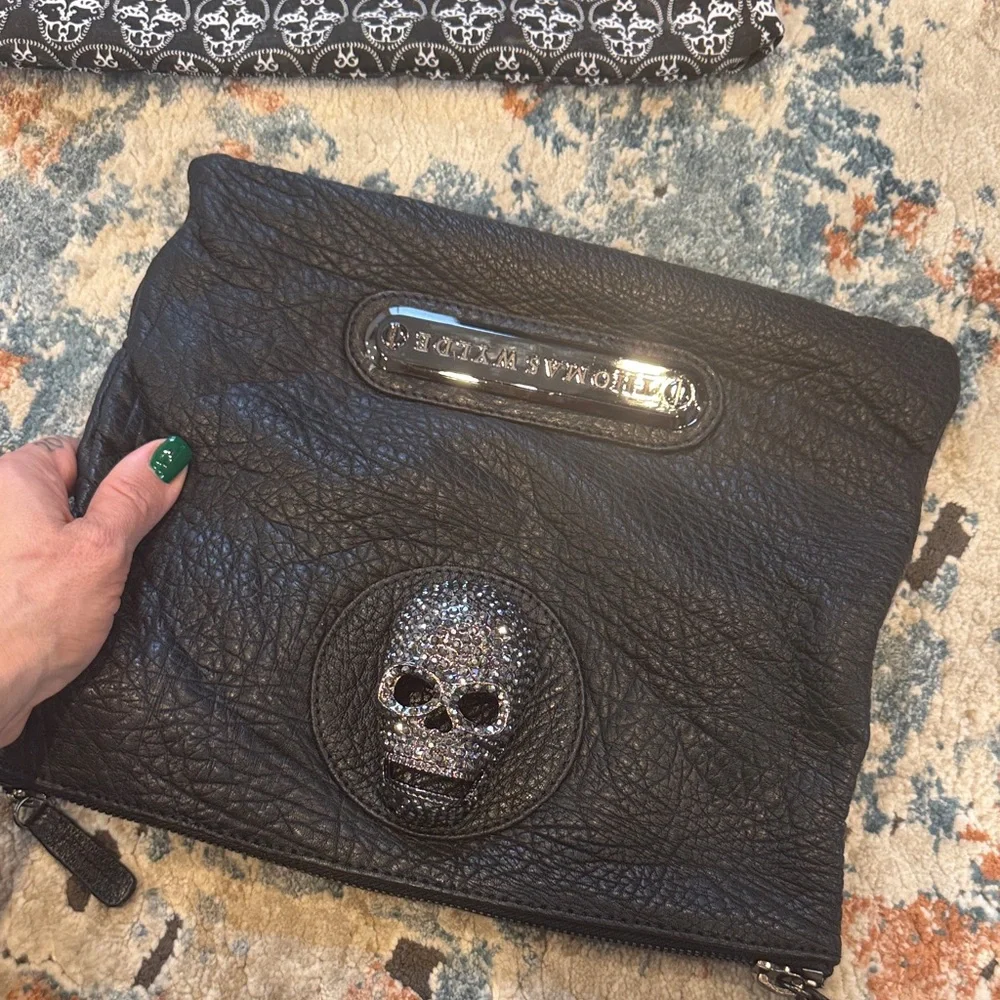 Thomas Wylde Black Textured Clutch with charcoal/pewter rhinestone skull - Picture 8 of 13